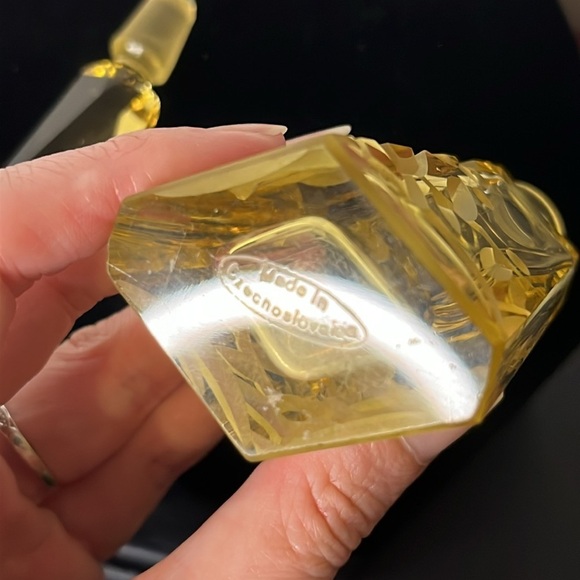Art Deco Czechoslovakia Yellow Floral Vaseline Glowy Glass Perfume Bottle Dauber - Picture 8 of 15